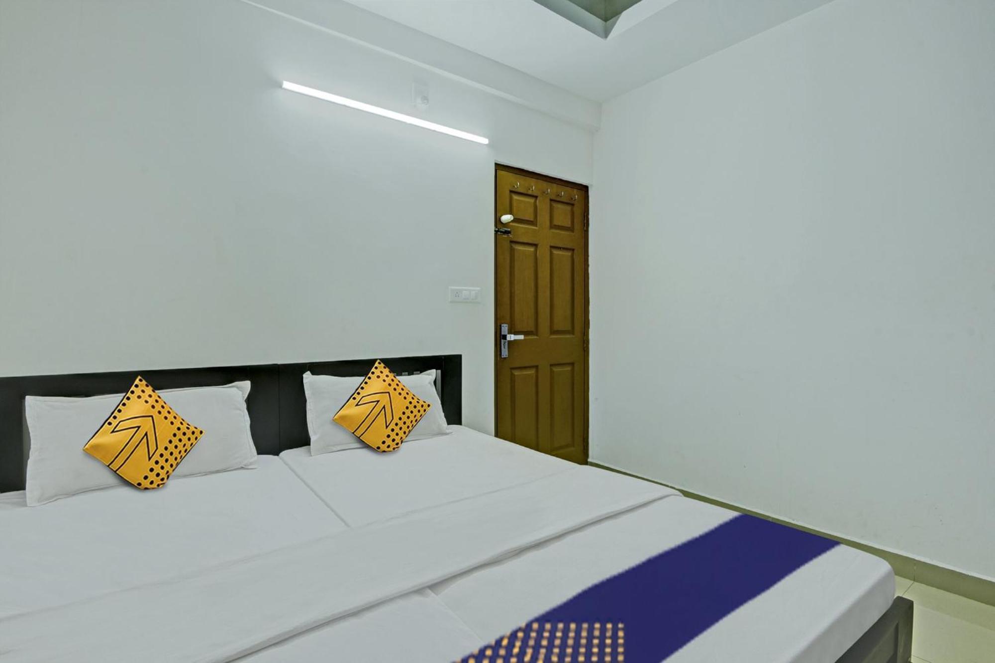 Hotel O Royal Residency Erattupetta Zewnętrze zdjęcie